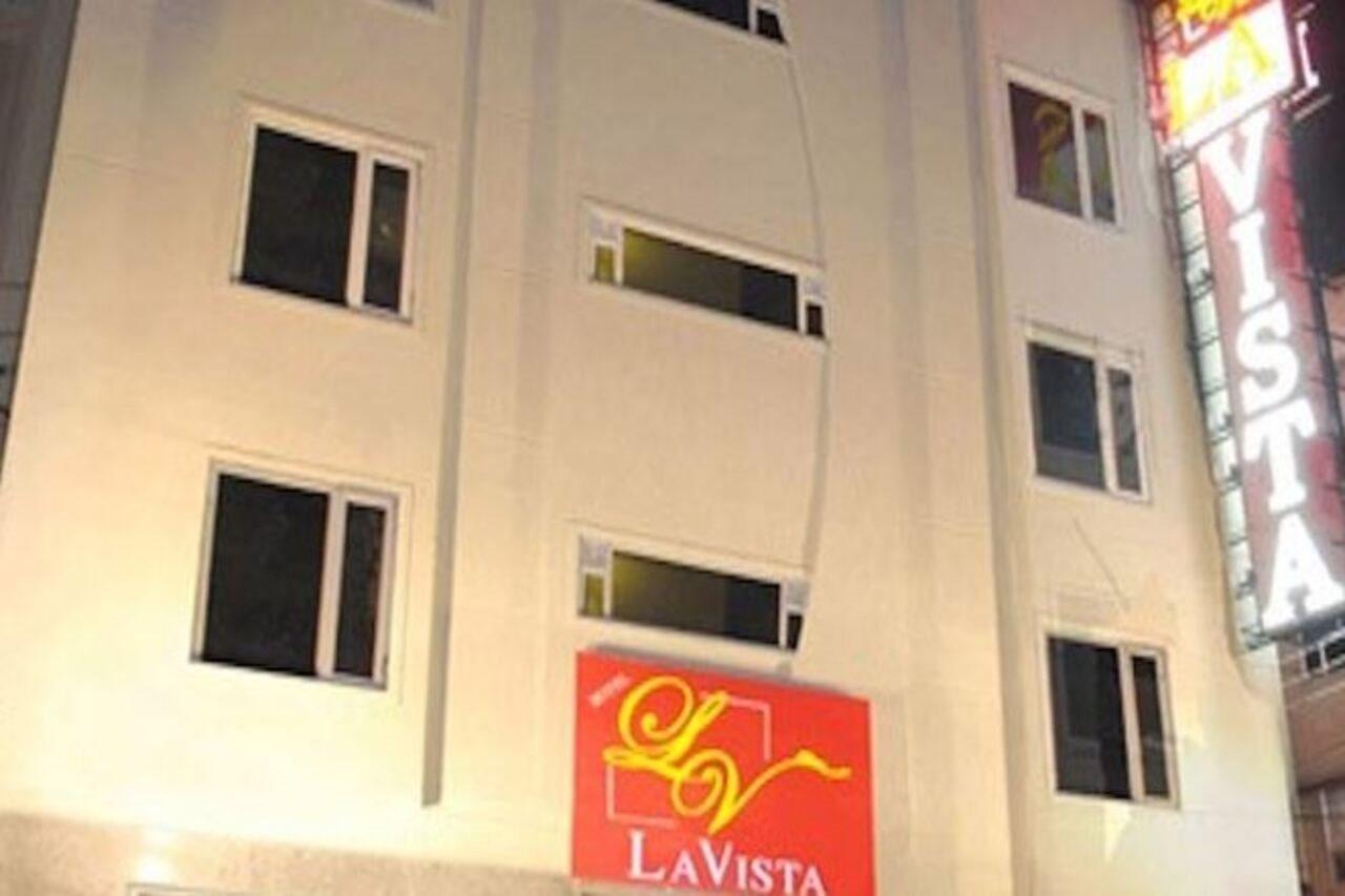 Hotel La Vista Delhi Exterior photo